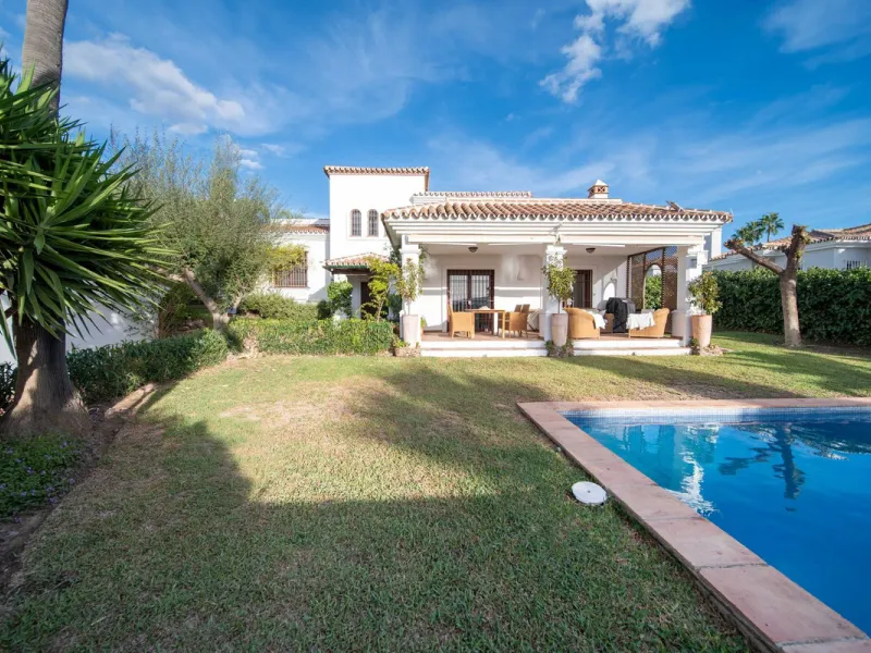 Spectacular Villa in Mijas Golf – 5 Bedrooms | 3 Bathrooms | Plot of 858 m²