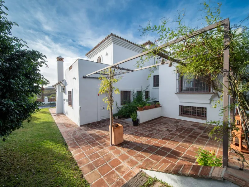 Spectacular Villa in Mijas Golf – 5 Bedrooms | 3 Bathrooms | Plot of 858 m²