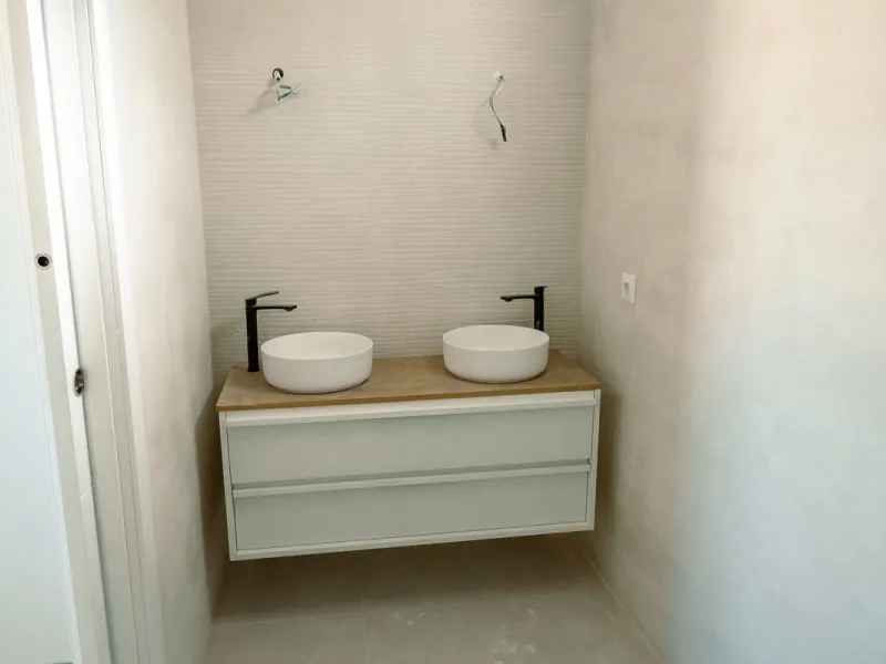 (This is a Resale Unit of a new development)