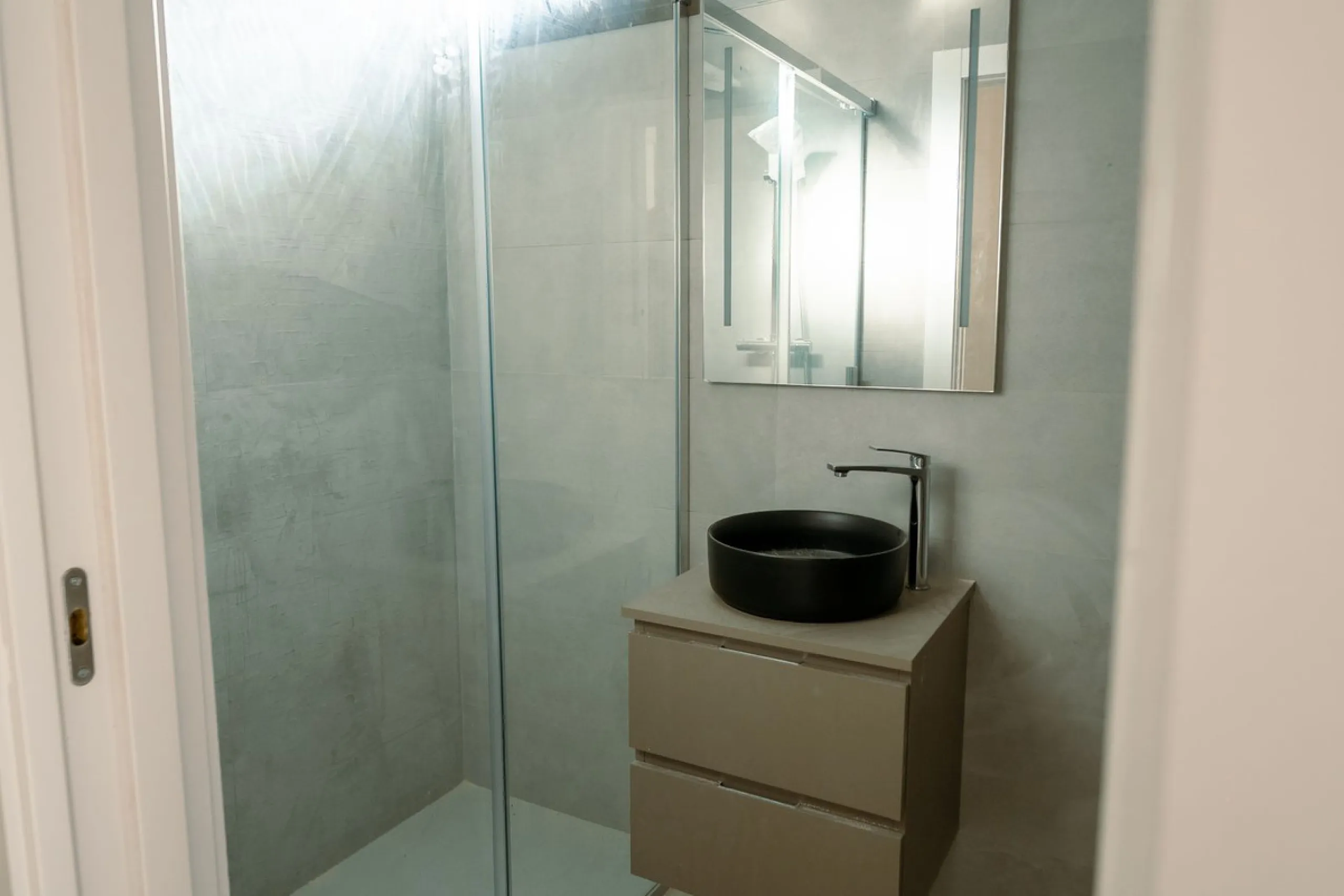 (This is a Resale Unit of a new development)