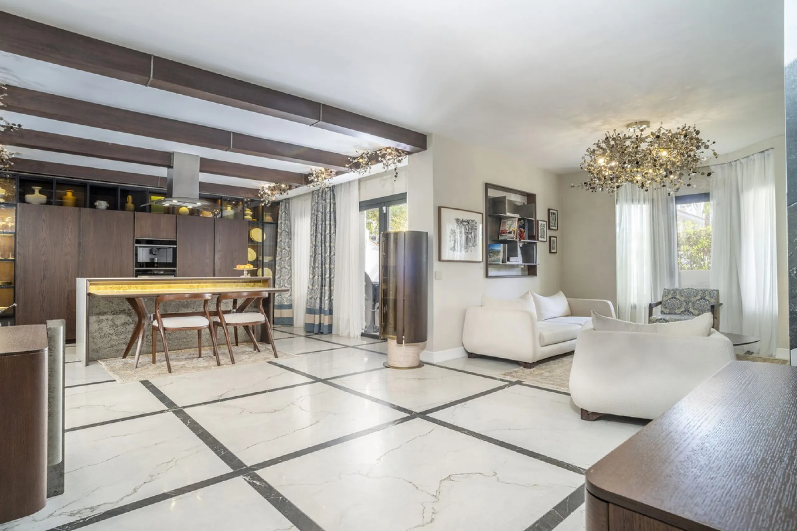 Stunning Fully Renovated Apartment in Los Naranjos complex – Walking Distance to Puerto Banús