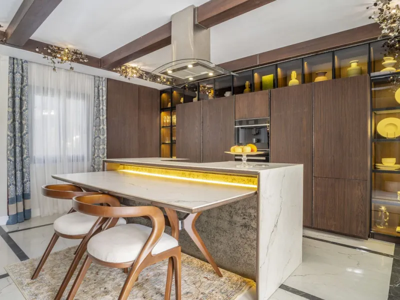 Stunning Fully Renovated Apartment in Los Naranjos complex – Walking Distance to Puerto Banús