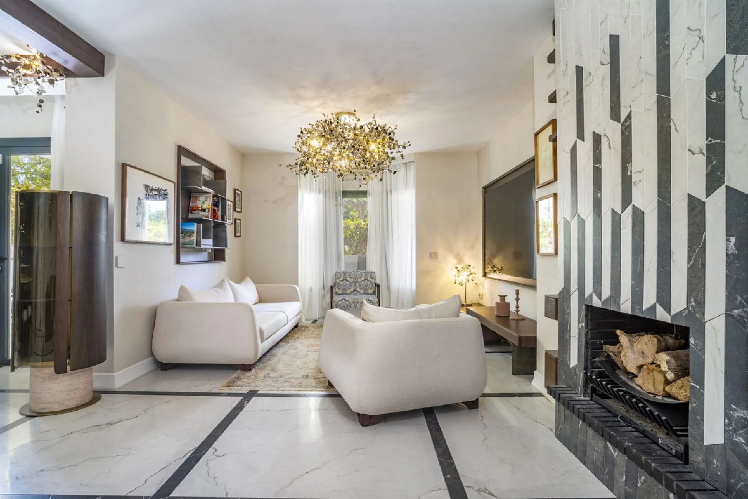 Stunning Fully Renovated Apartment in Los Naranjos complex – Walking Distance to Puerto Banús