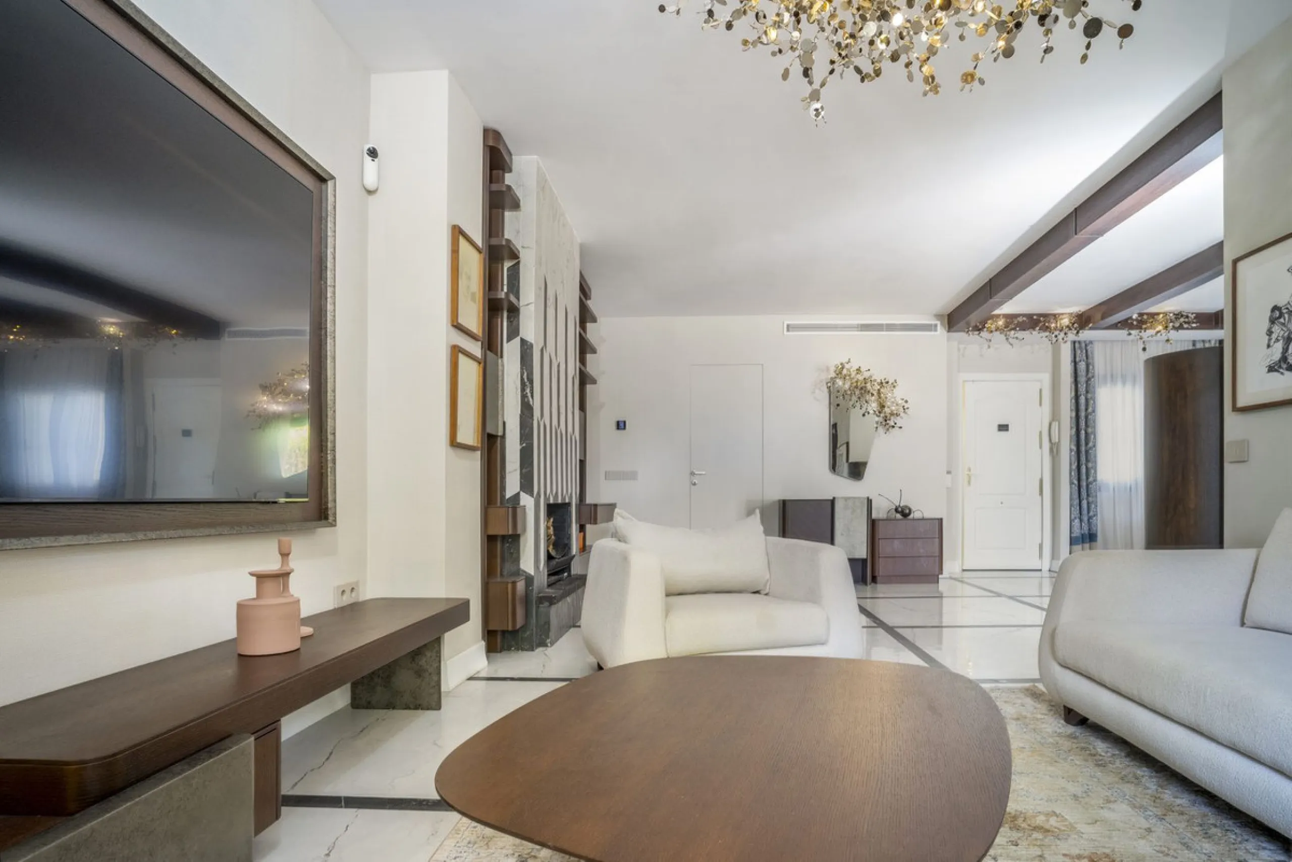 Stunning Fully Renovated Apartment in Los Naranjos complex – Walking Distance to Puerto Banús