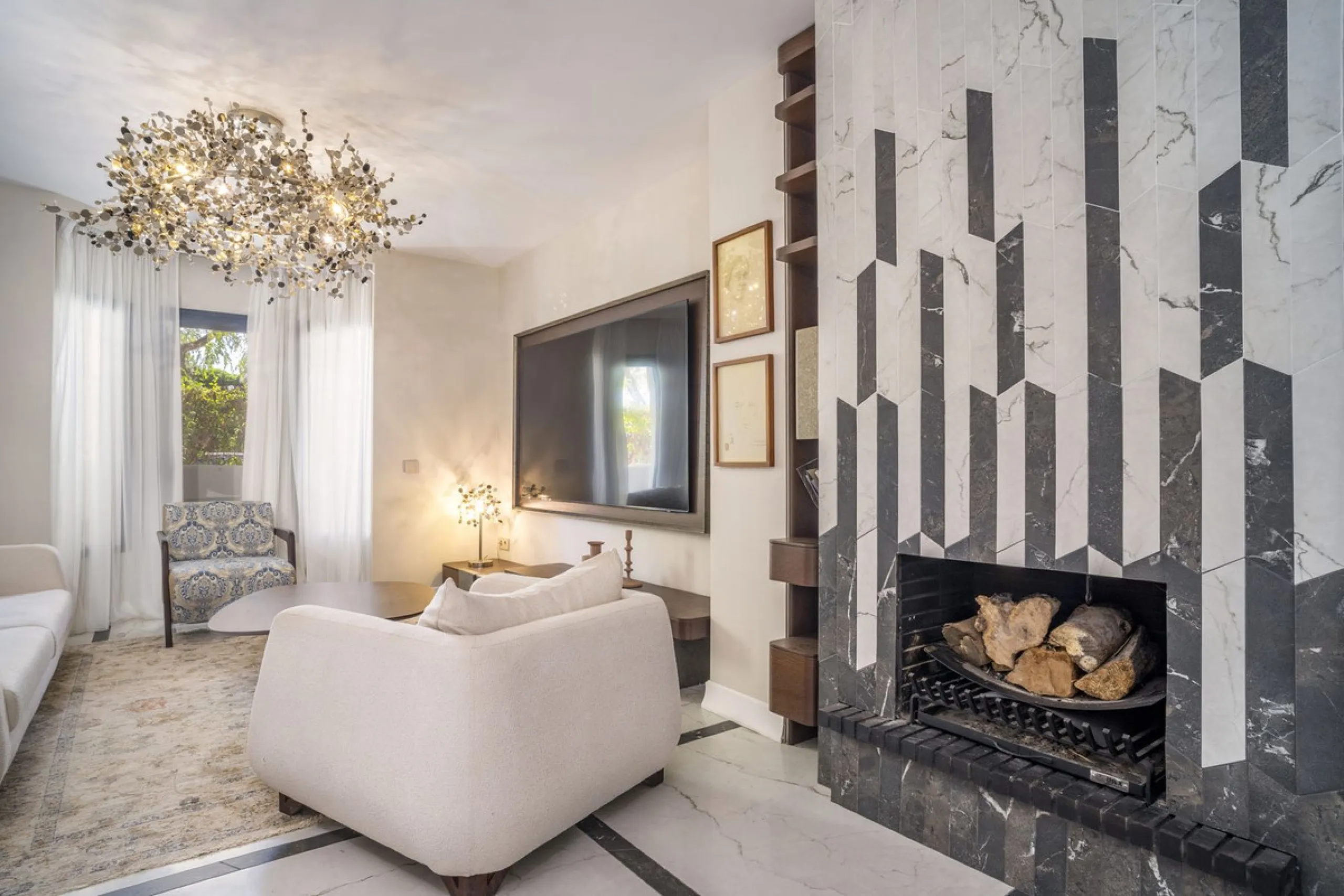 Stunning Fully Renovated Apartment in Los Naranjos complex – Walking Distance to Puerto Banús
