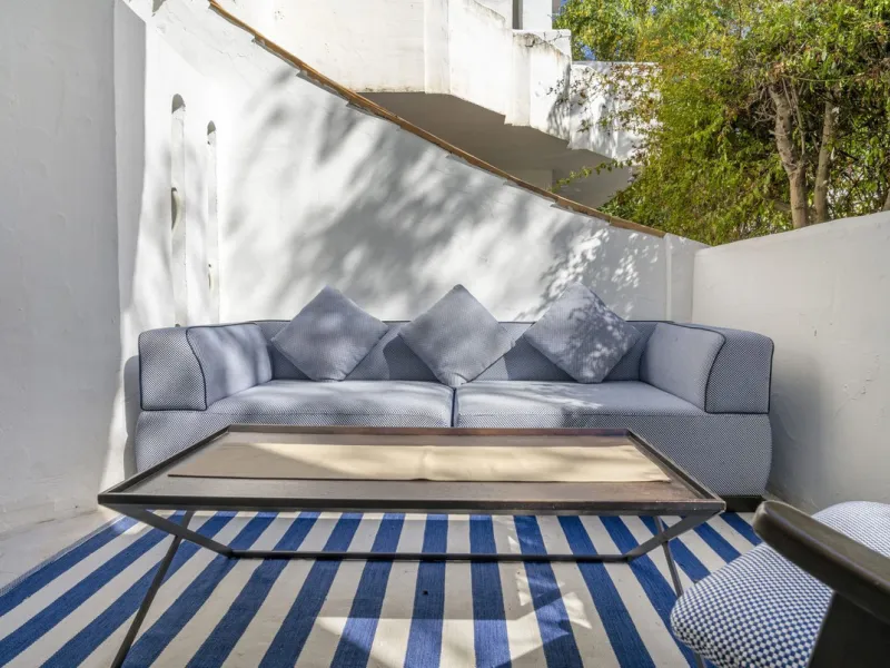 Stunning Fully Renovated Apartment in Los Naranjos complex – Walking Distance to Puerto Banús