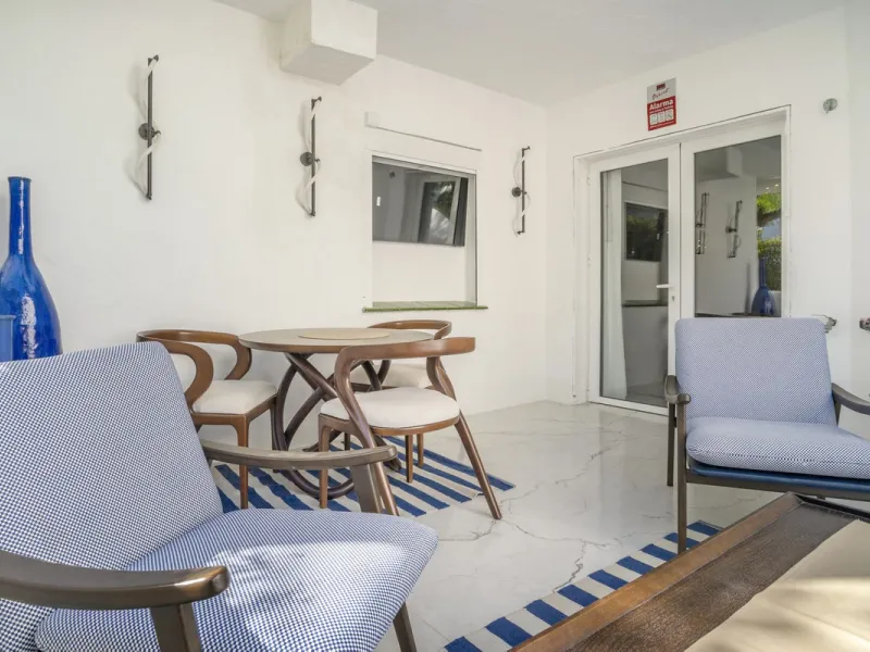 Stunning Fully Renovated Apartment in Los Naranjos complex – Walking Distance to Puerto Banús