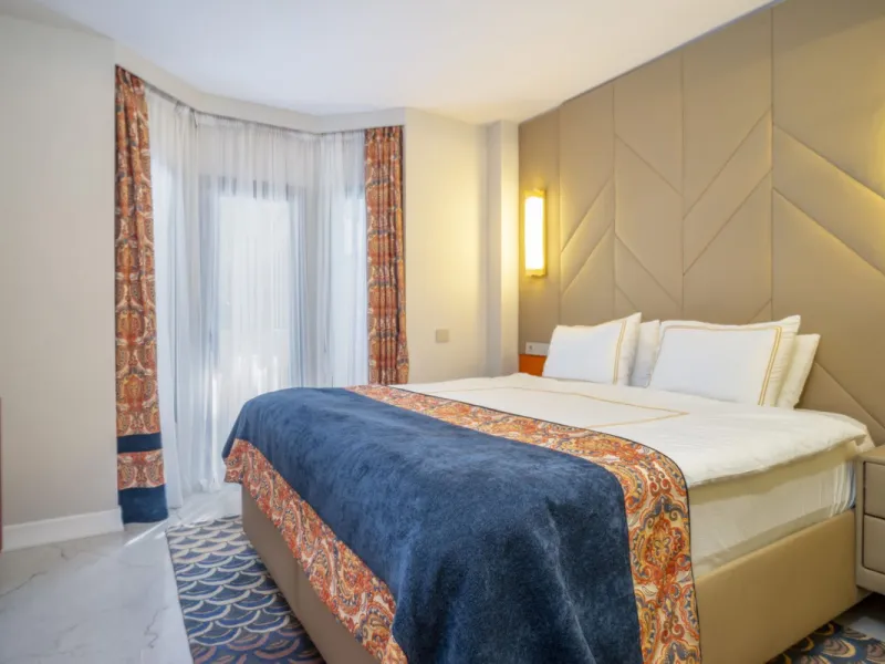 Stunning Fully Renovated Apartment in Los Naranjos complex – Walking Distance to Puerto Banús