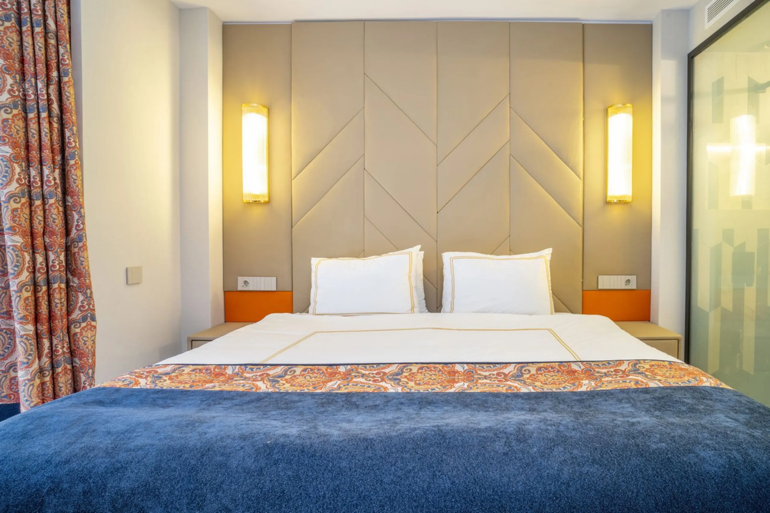 Stunning Fully Renovated Apartment in Los Naranjos complex – Walking Distance to Puerto Banús