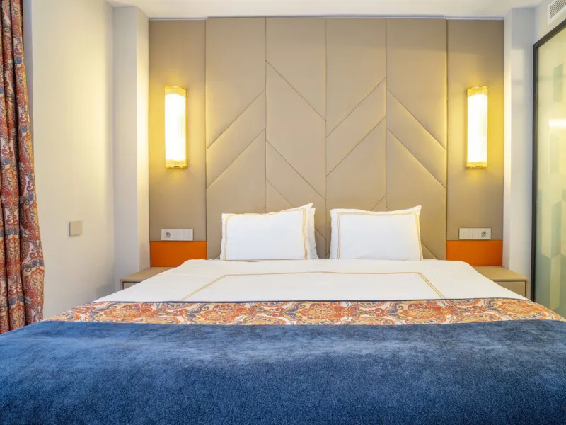 Stunning Fully Renovated Apartment in Los Naranjos complex – Walking Distance to Puerto Banús