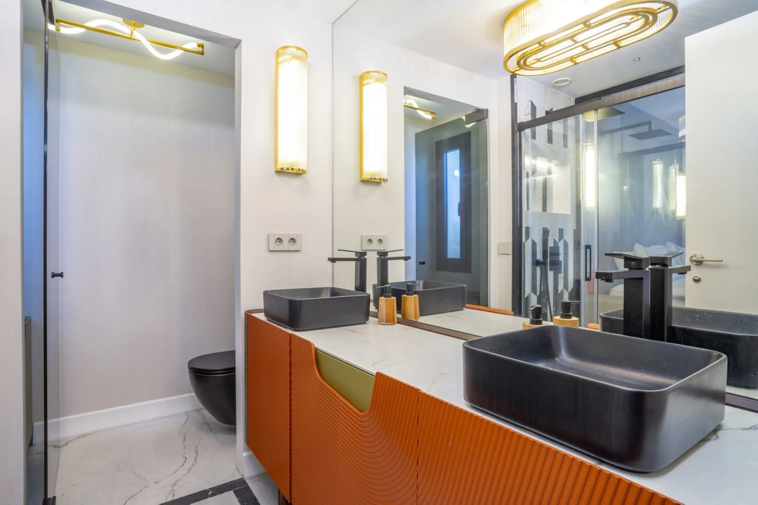 Stunning Fully Renovated Apartment in Los Naranjos complex – Walking Distance to Puerto Banús
