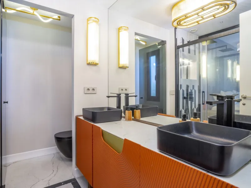 Stunning Fully Renovated Apartment in Los Naranjos complex – Walking Distance to Puerto Banús