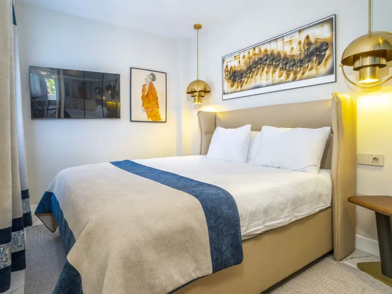 Stunning Fully Renovated Apartment in Los Naranjos complex – Walking Distance to Puerto Banús