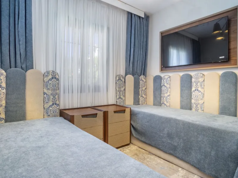 Stunning Fully Renovated Apartment in Los Naranjos complex – Walking Distance to Puerto Banús