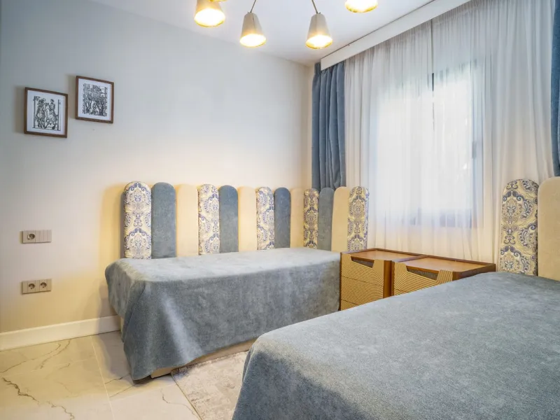 Stunning Fully Renovated Apartment in Los Naranjos complex – Walking Distance to Puerto Banús