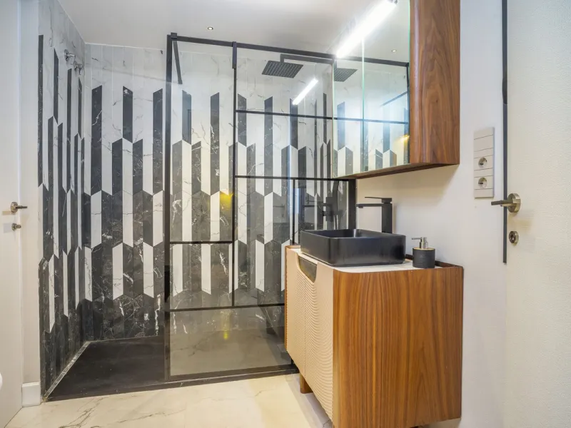Stunning Fully Renovated Apartment in Los Naranjos complex – Walking Distance to Puerto Banús