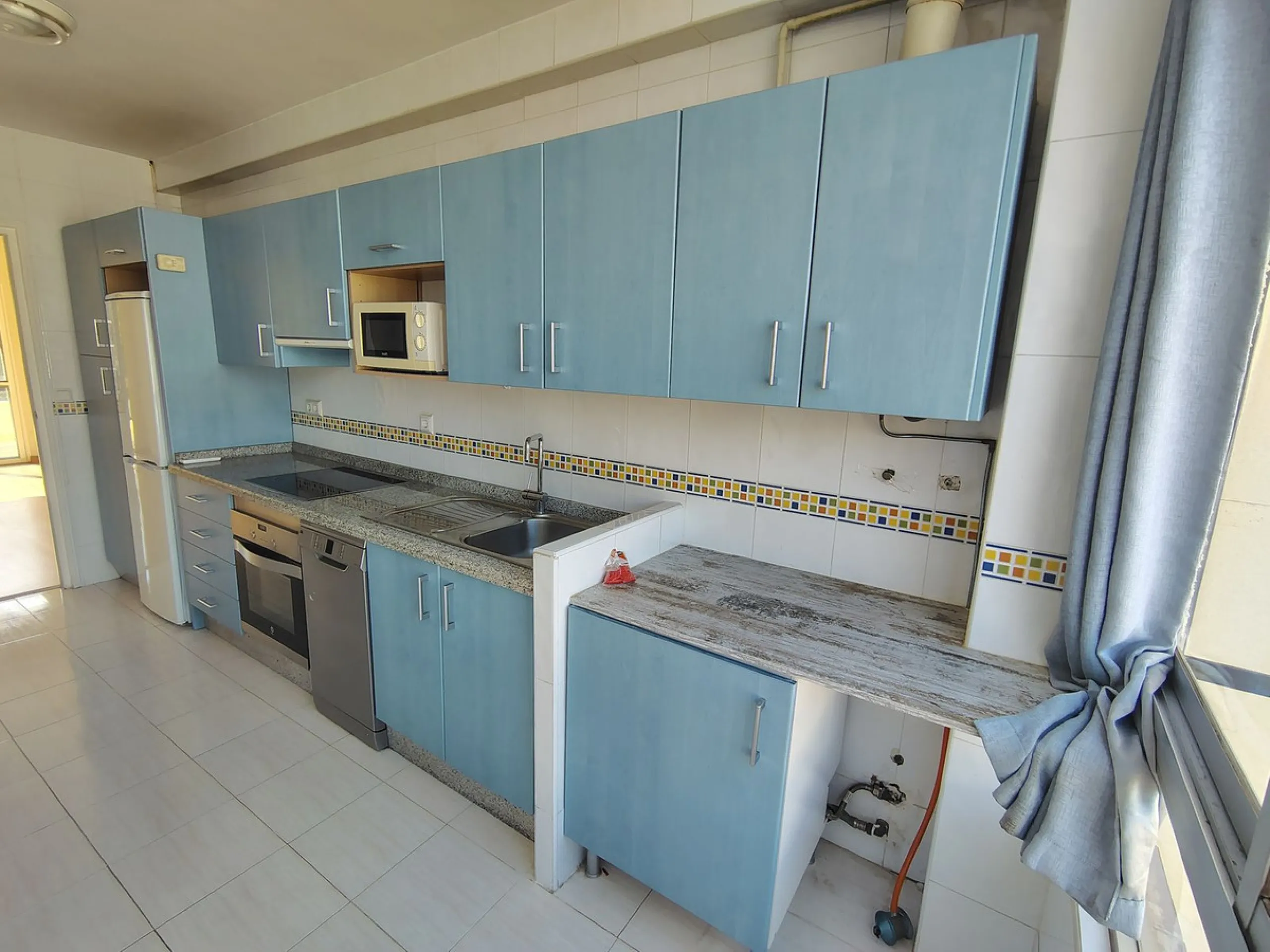 Central top floor apartment in Fuengirola.