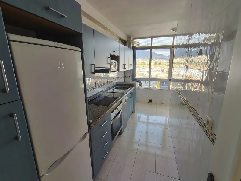 Central top floor apartment in Fuengirola.