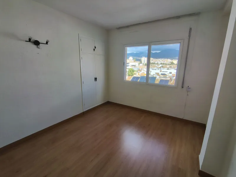 Central top floor apartment in Fuengirola.
