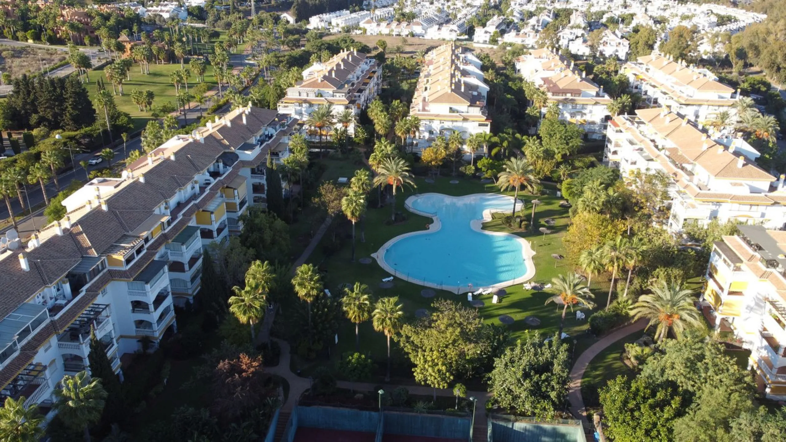 Apartment - Ground Floor Apartment в продаже в Marbella, Málaga. В доме 2 спален и 2 ванных комнат. Площадь дома 90 м²