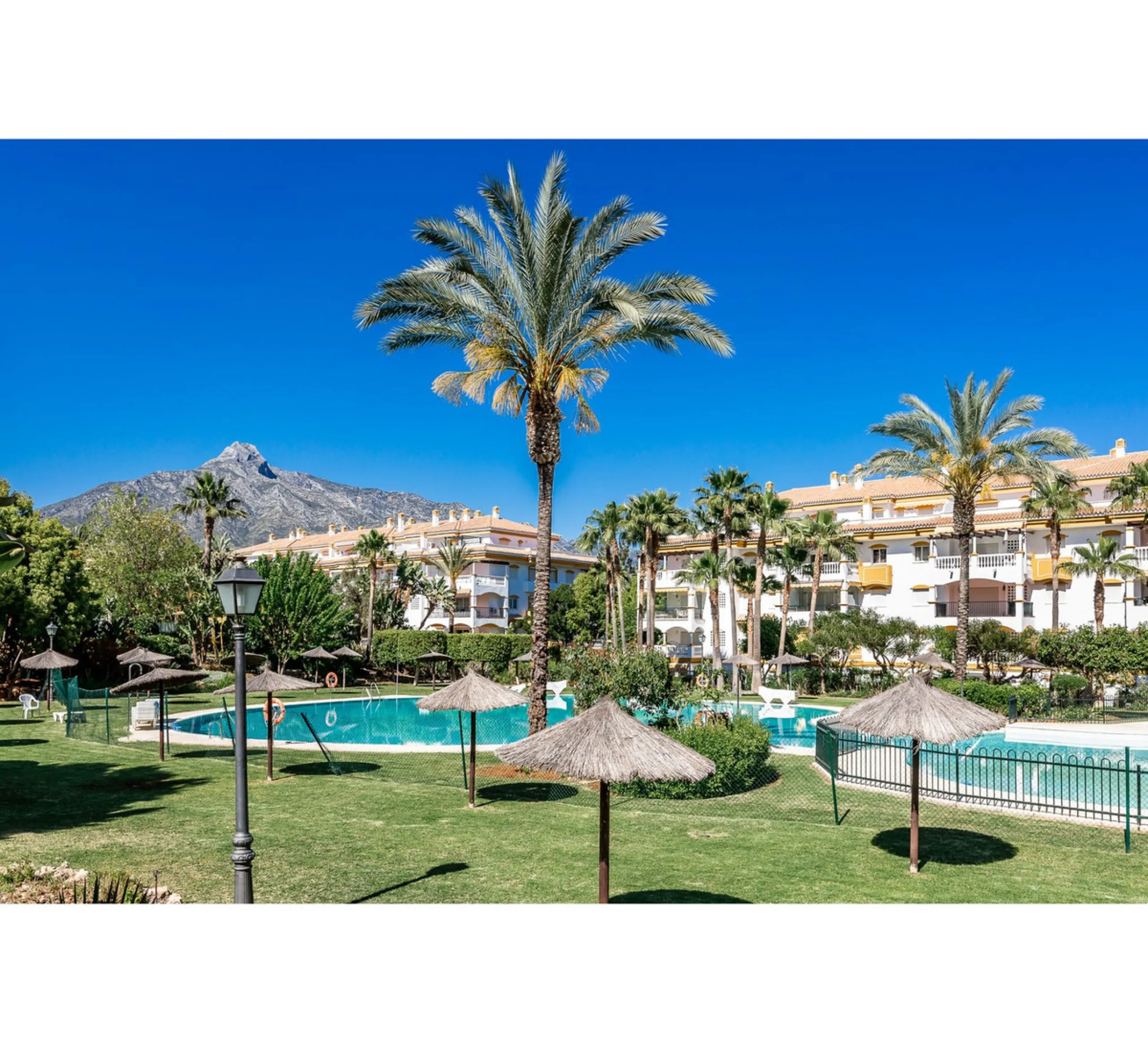Apartment - Ground Floor Apartment в продаже в Marbella, Málaga. В доме 2 спален и 2 ванных комнат. Площадь дома 90 м²