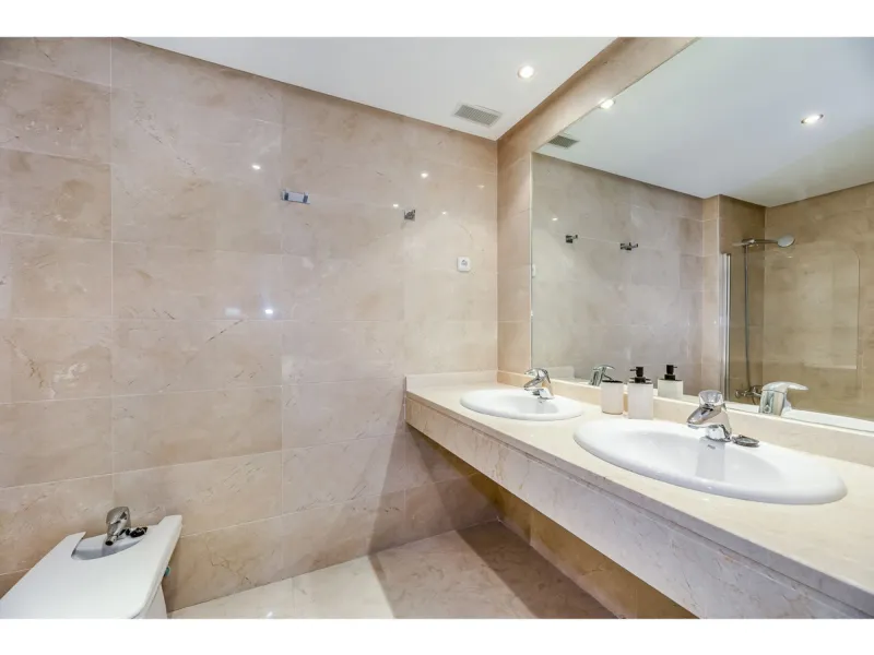 Apartment - Ground Floor Apartment в продаже в Marbella, Málaga. В доме 2 спален и 2 ванных комнат. Площадь дома 90 м²
