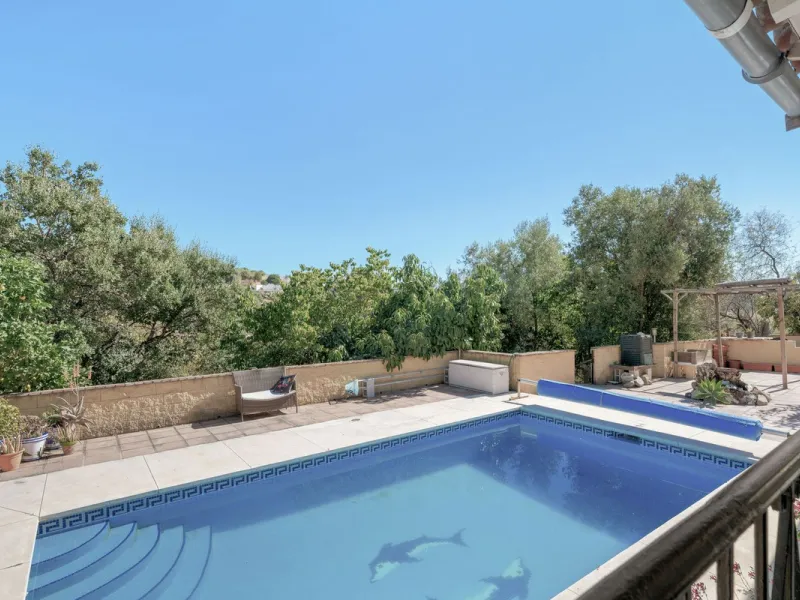 Situated just 3kms inland from Estepona, this charming finca combines living in a natural surrounding with the practicality of proximity to the coast and a towncentre.