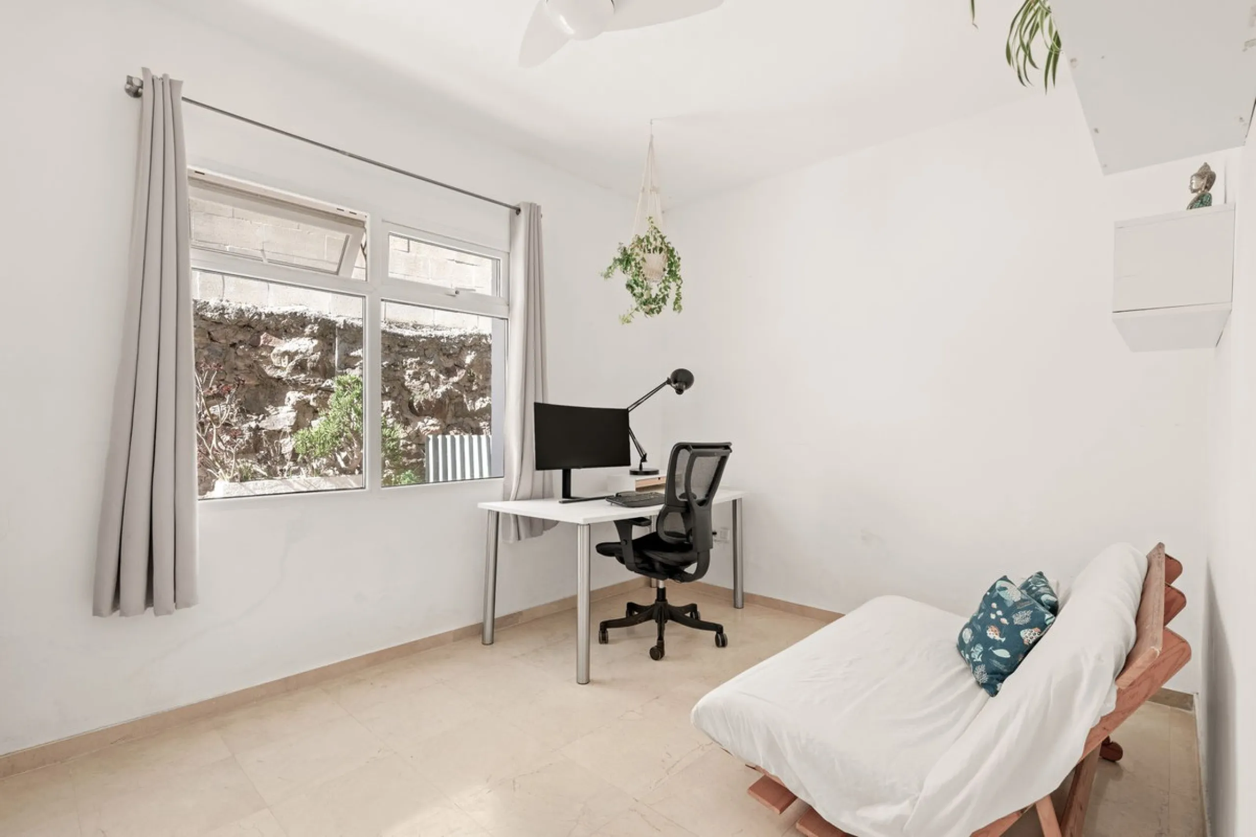 Situated just 3kms inland from Estepona, this charming finca combines living in a natural surrounding with the practicality of proximity to the coast and a towncentre.