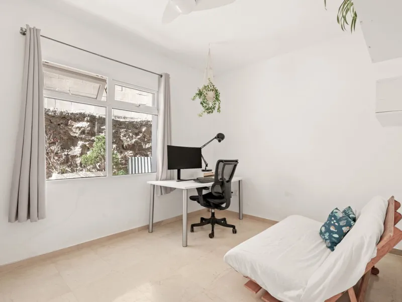 Situated just 3kms inland from Estepona, this charming finca combines living in a natural surrounding with the practicality of proximity to the coast and a towncentre.
