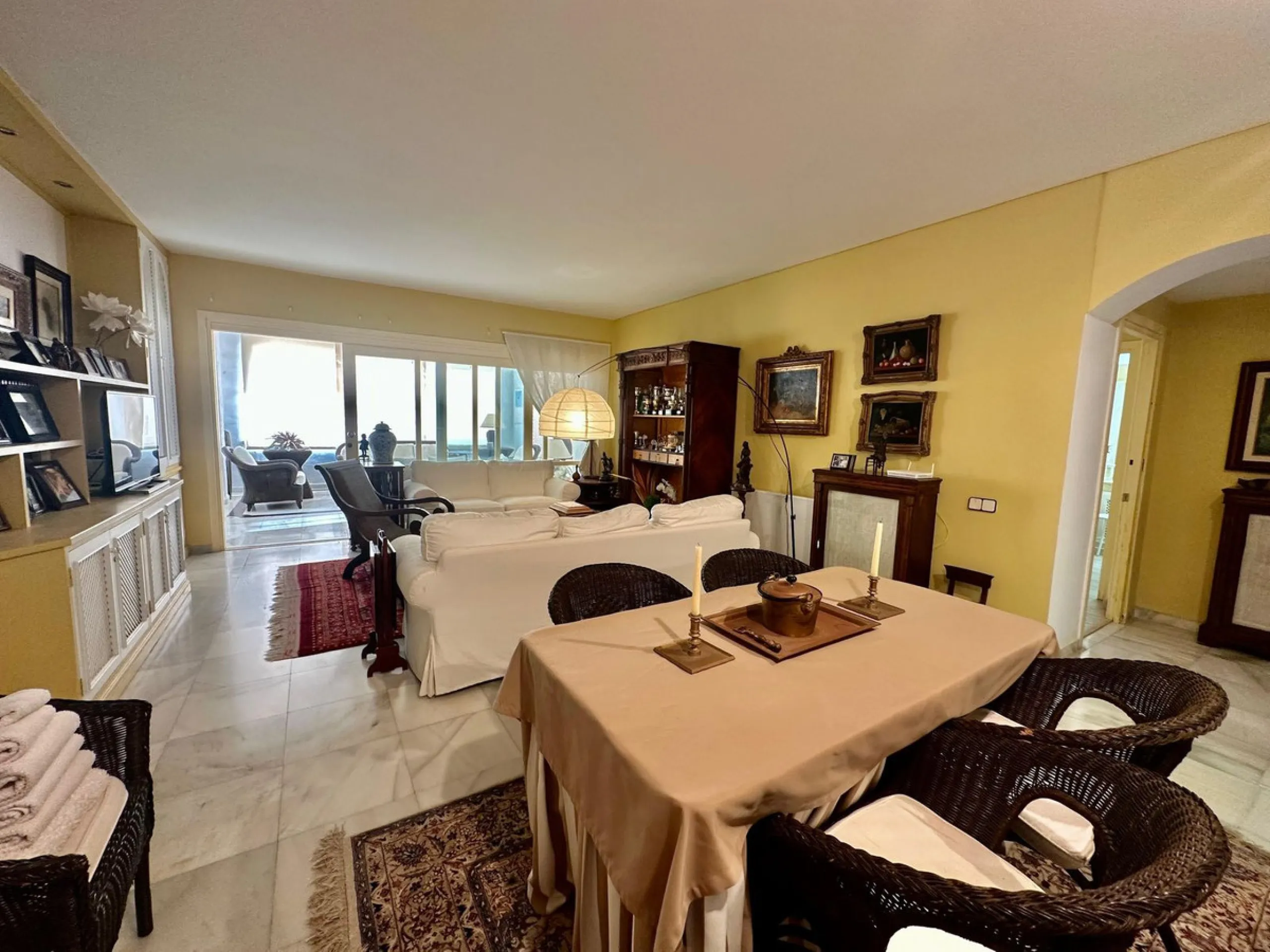 Exclusive Ground Floor Apartment in Playas del Duque, Puerto Banús – Beachfront Location