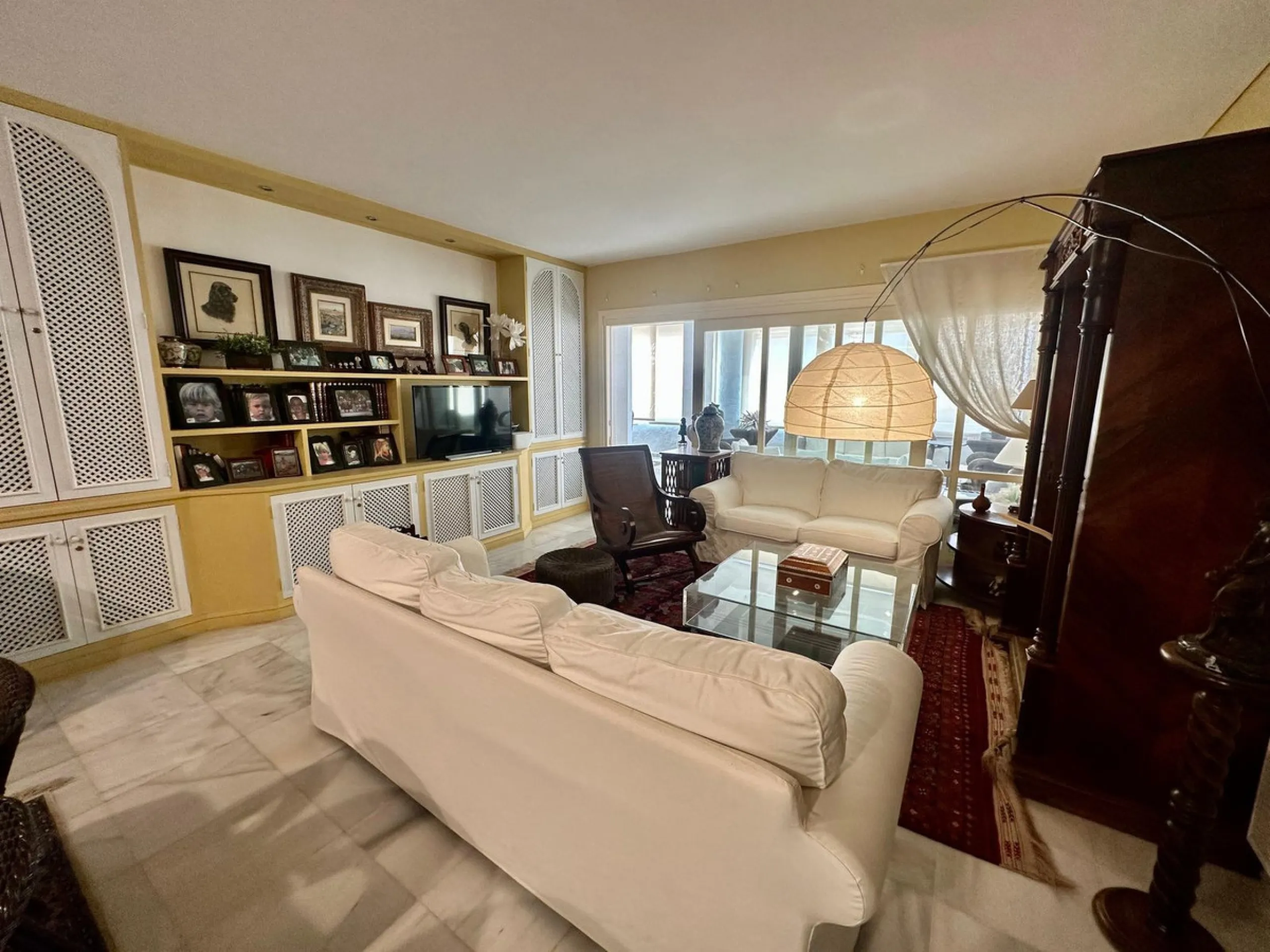 Exclusive Ground Floor Apartment in Playas del Duque, Puerto Banús – Beachfront Location