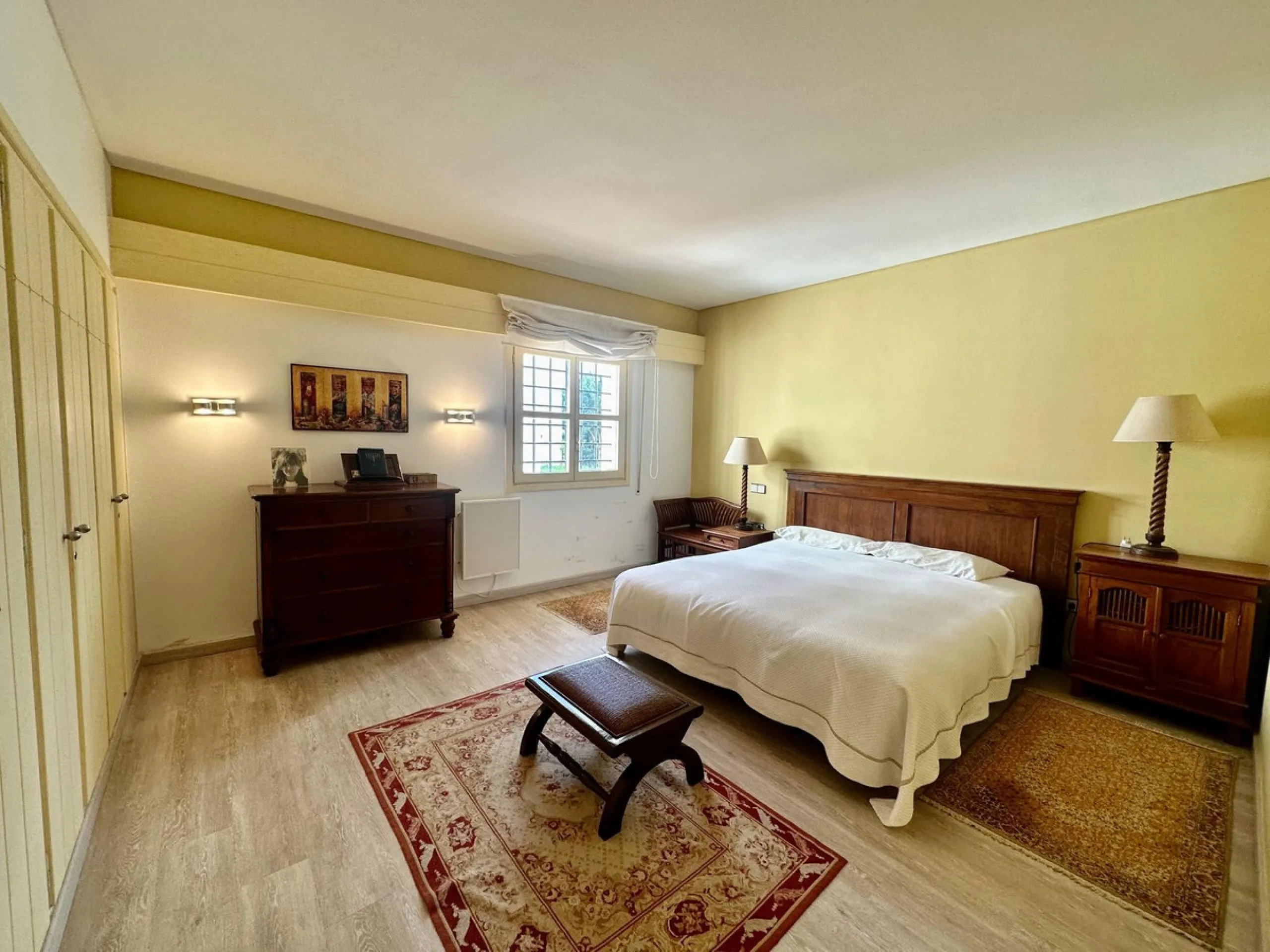 Exclusive Ground Floor Apartment in Playas del Duque, Puerto Banús – Beachfront Location