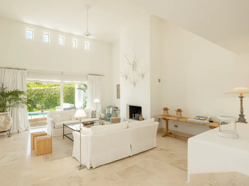 Set within the world-renowned Finca Cortesin resort, this remarkable south-facing villa represents a rare opportunity to experience the very best of the Andalusian coast's exclusive lifestyle. Blending timeless elegance, modern sophistication, and authent