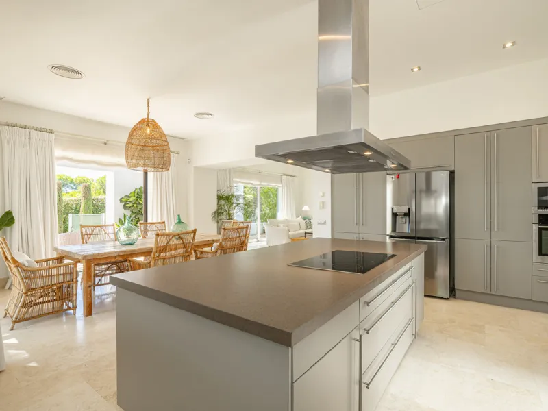 Set within the world-renowned Finca Cortesin resort, this remarkable south-facing villa represents a rare opportunity to experience the very best of the Andalusian coast's exclusive lifestyle. Blending timeless elegance, modern sophistication, and authent