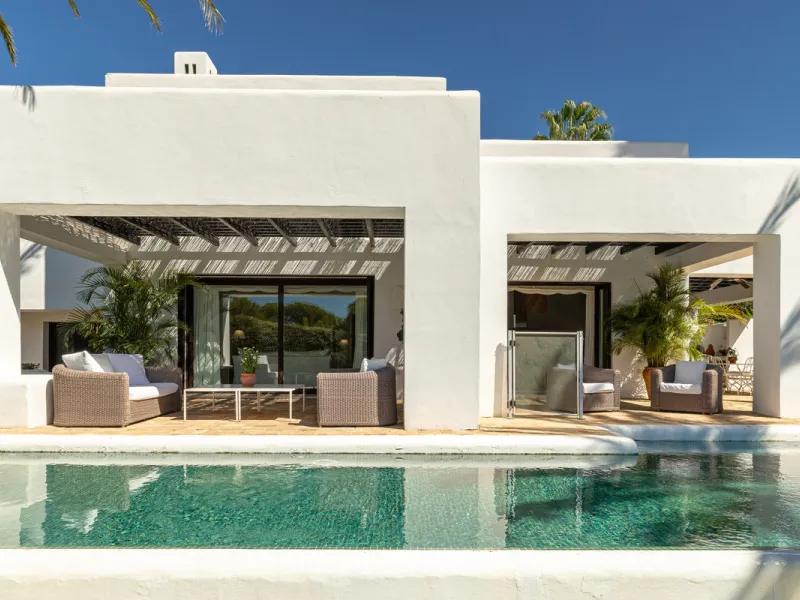 Set within the world-renowned Finca Cortesin resort, this remarkable south-facing villa represents a rare opportunity to experience the very best of the Andalusian coast's exclusive lifestyle. Blending timeless elegance, modern sophistication, and authent