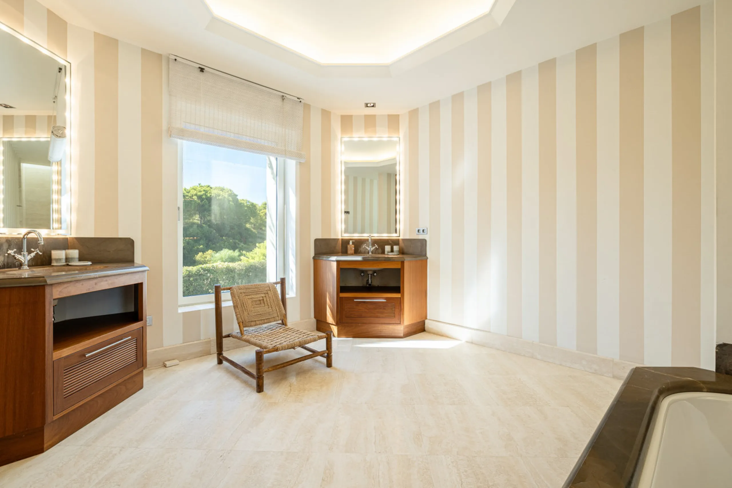 Set within the world-renowned Finca Cortesin resort, this remarkable south-facing villa represents a rare opportunity to experience the very best of the Andalusian coast's exclusive lifestyle. Blending timeless elegance, modern sophistication, and authent