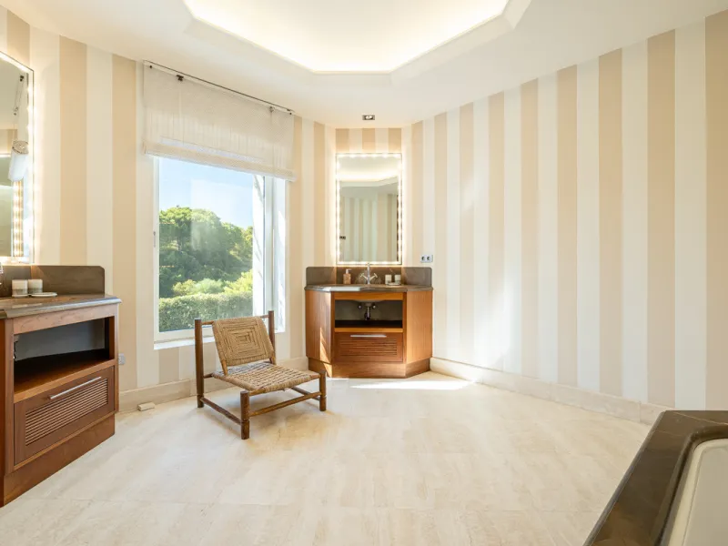 Set within the world-renowned Finca Cortesin resort, this remarkable south-facing villa represents a rare opportunity to experience the very best of the Andalusian coast's exclusive lifestyle. Blending timeless elegance, modern sophistication, and authent