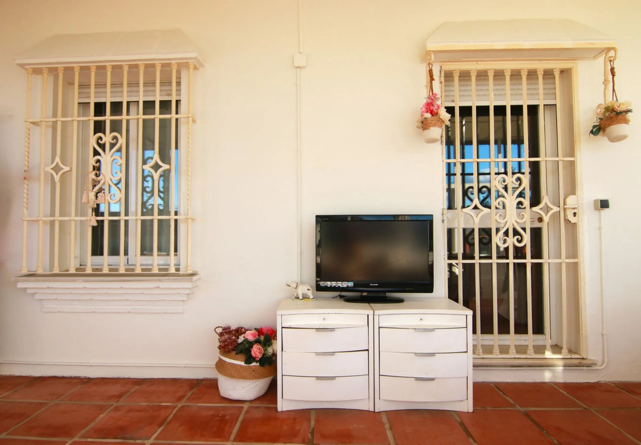 Country House with Saltwater Pool and Open Views in Coín