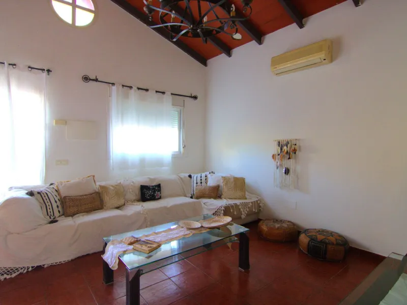 Country House with Saltwater Pool and Open Views in Coín