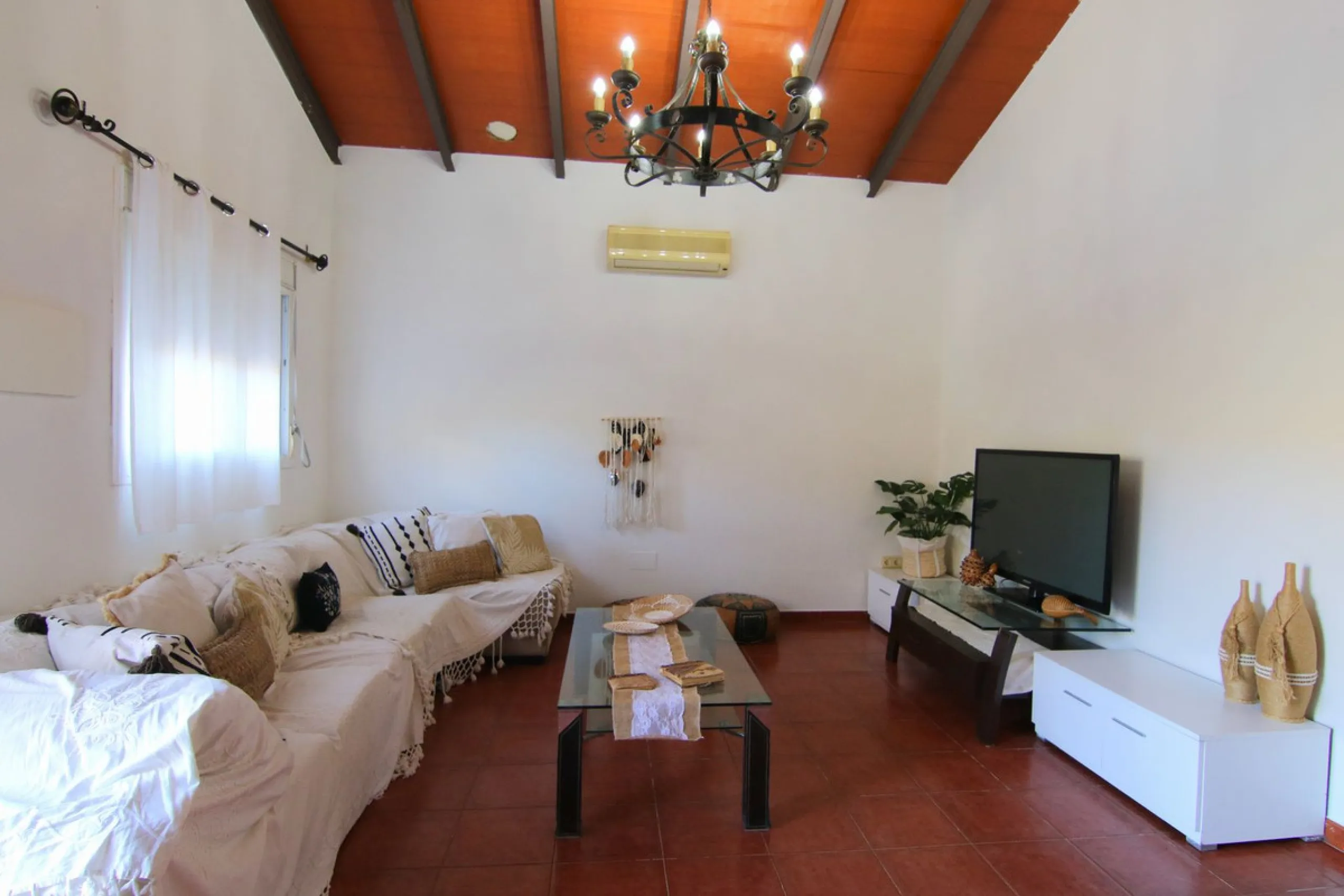 Country House with Saltwater Pool and Open Views in Coín
