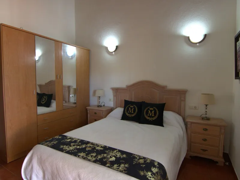Country House with Saltwater Pool and Open Views in Coín