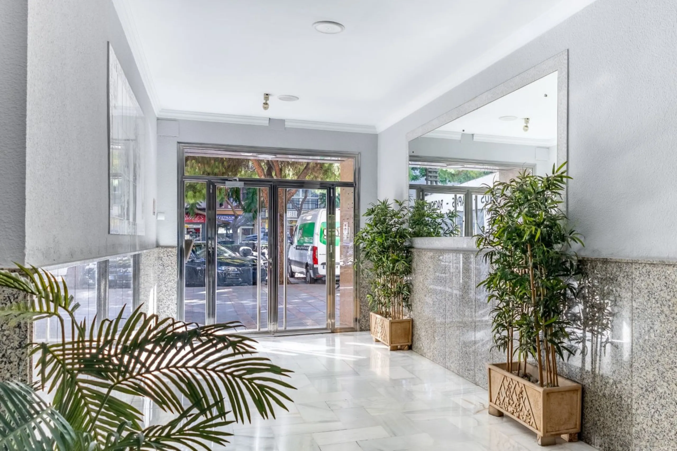 Apartment - Middle Floor Apartment в продаже в Fuengirola, Málaga. В доме 6 спален и 3 ванных комнат. Площадь дома 212 м²
