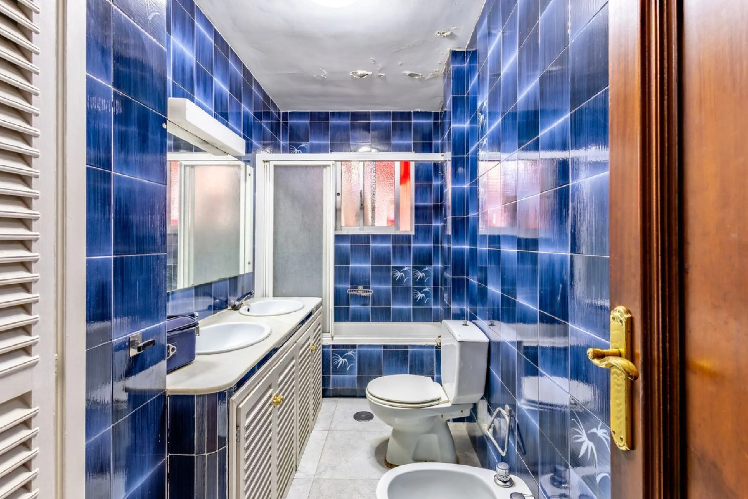 Apartment - Middle Floor Apartment в продаже в Fuengirola, Málaga. В доме 6 спален и 3 ванных комнат. Площадь дома 212 м²