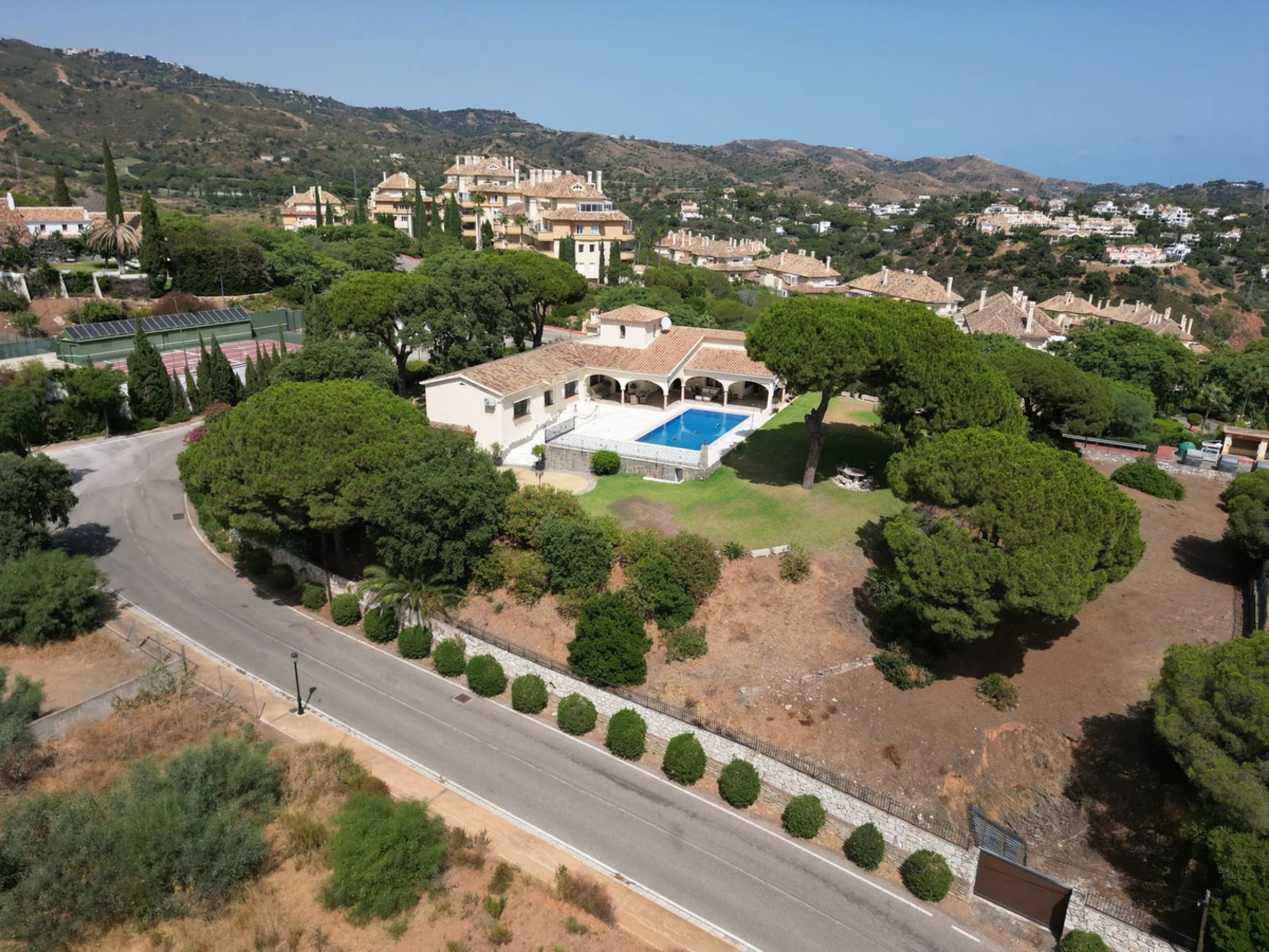 Plot - Residential Plot в продаже в Marbella, Málaga. Площадь участка 4444 м²