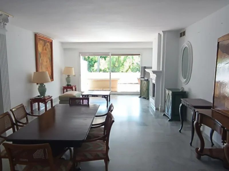 Large duplex penthouse apartment located in one of the most sought-after developments in Guadalmina Baja, Alhambradel Golf 1, offering a unique setting surrounded by lush tropical gardens and paddle tennis courts. The community has an exceptional pool com