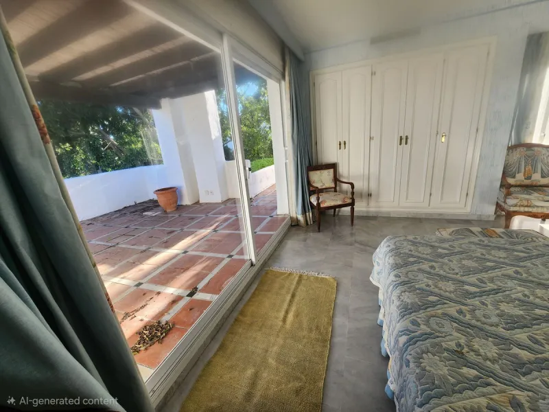 Large duplex penthouse apartment located in one of the most sought-after developments in Guadalmina Baja, Alhambradel Golf 1, offering a unique setting surrounded by lush tropical gardens and paddle tennis courts. The community has an exceptional pool com