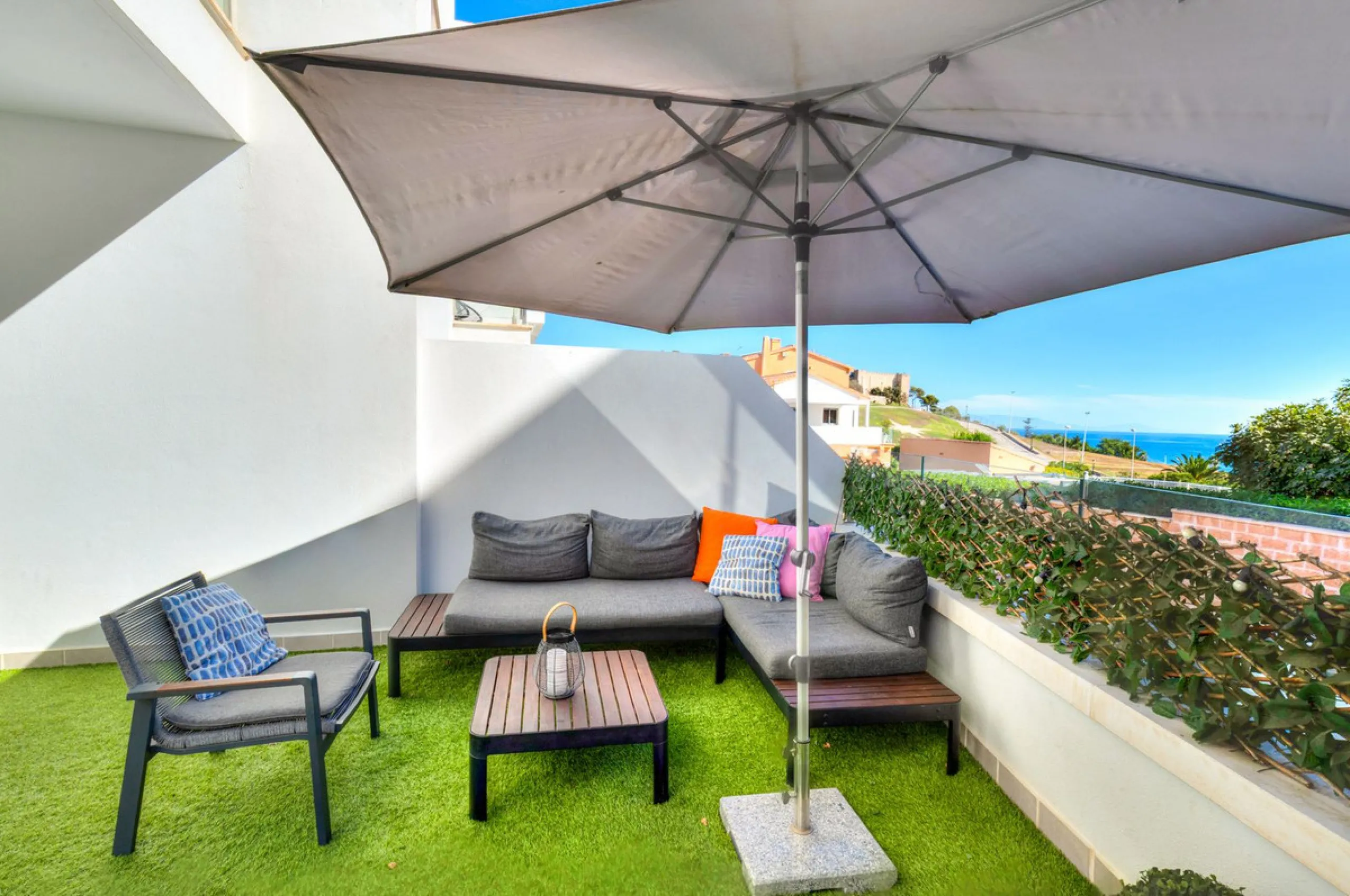 House - Townhouse в продаже в Fuengirola, Málaga. В доме 3 спален и 3 ванных комнат. Площадь дома 214 м²