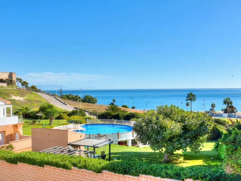 House - Townhouse в продаже в Fuengirola, Málaga. В доме 3 спален и 3 ванных комнат. Площадь дома 214 м²