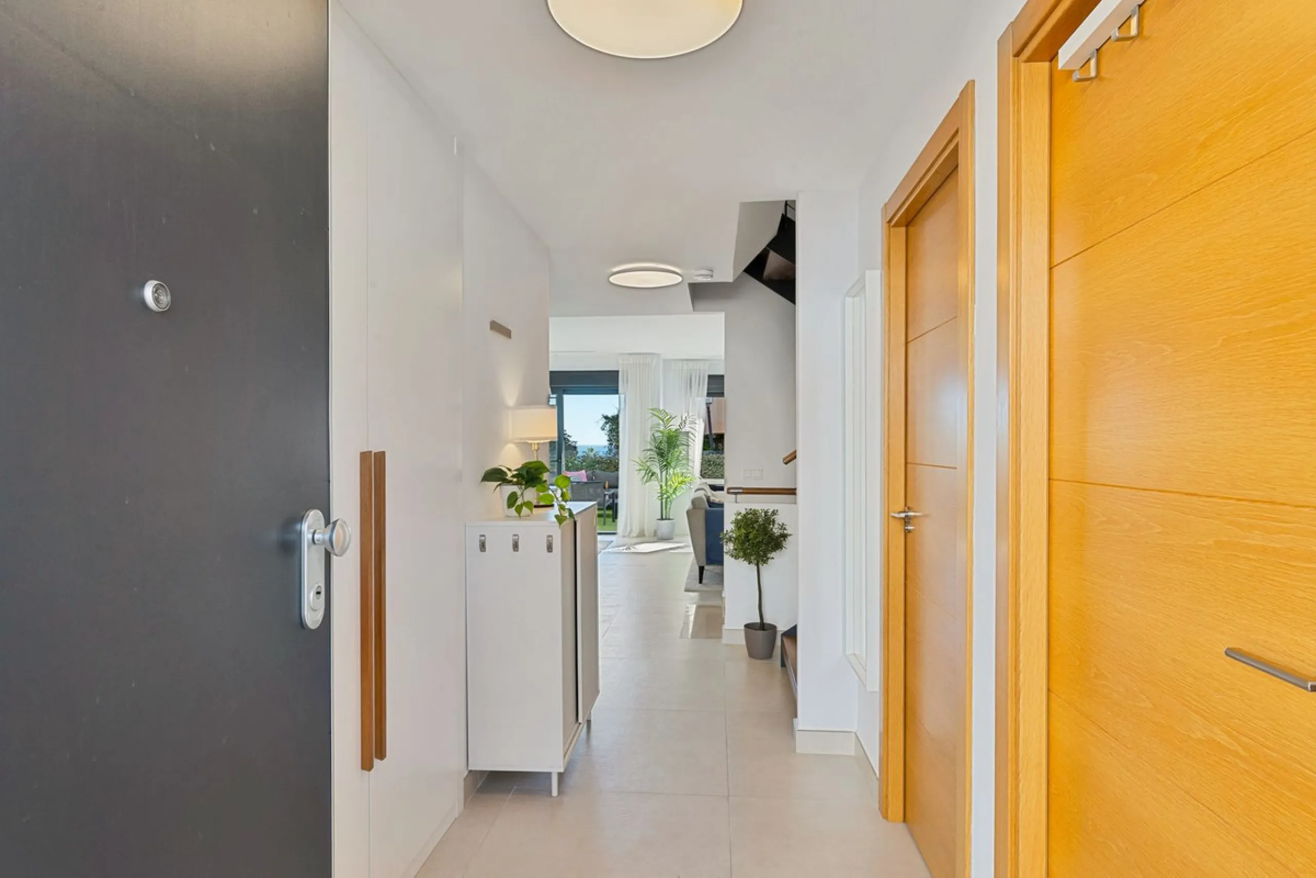 House - Townhouse в продаже в Fuengirola, Málaga. В доме 3 спален и 3 ванных комнат. Площадь дома 214 м²