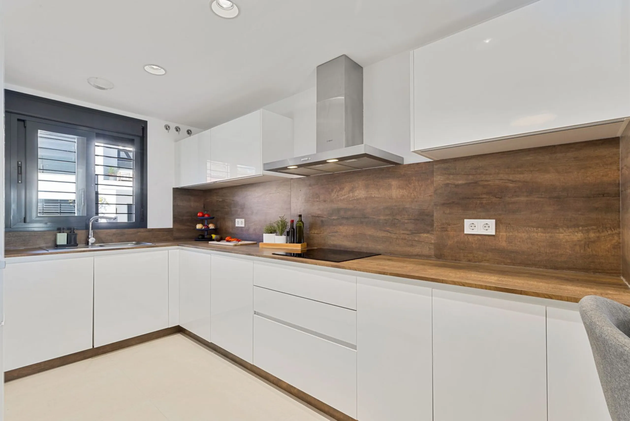 House - Townhouse в продаже в Fuengirola, Málaga. В доме 3 спален и 3 ванных комнат. Площадь дома 214 м²